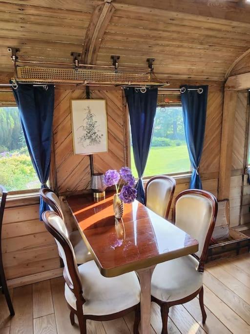 L'Express Voiture-Salon N°14630 Villa Sierville Buitenkant foto